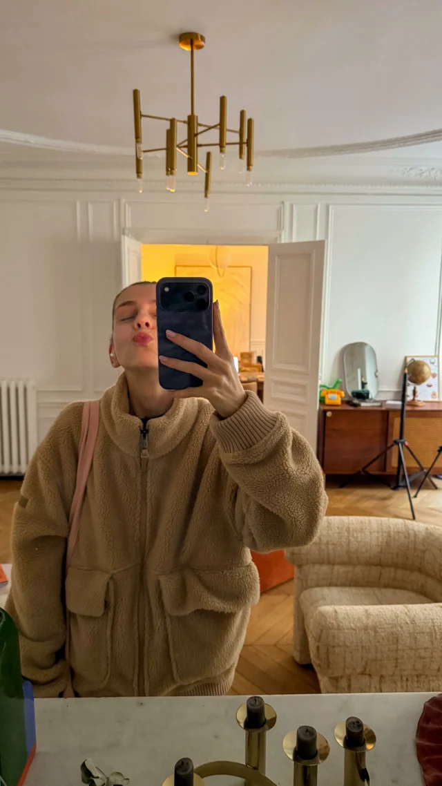 Ça et compter les marches quand je monte les escaliers sinon je vais au devant d’un malheur.