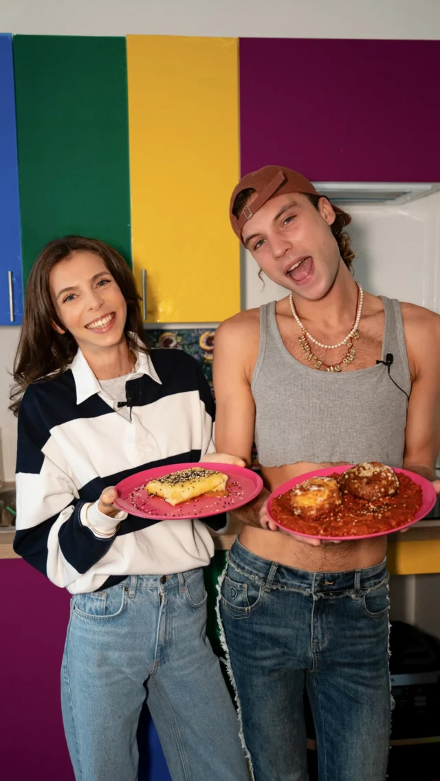 Le plat de premier date d’ @isaak_dssx 🫦
QUICHE ME BABY - Épisode 5 avec Isaak !

Plus que jamais, 2 belles sakshoukettes messieurs dames✨

🎥 @un_clind_oeil
👯‍♀️ @fiona_bochatay